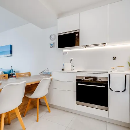 Simili Bayline Luxury Beachfront And By Algarstays Lejlighed